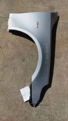 08 09 10 宝马 528I E60 右握挡泥板银色 — 第 1/4 张图片