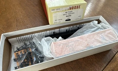 Red Caboose HO Kit #RC-1004b Mather Meat Reefer Rath Packing Co #814 NIB NY - Image 1 of 4