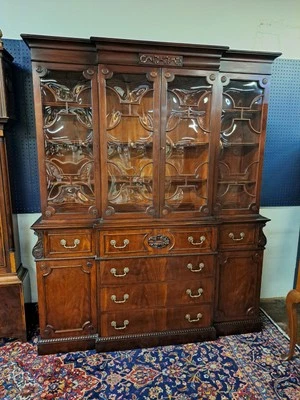  Frente de ruptura de biblioteca de caoba Grand American con vidrio burbuja siglo XX Foto 1 de 4