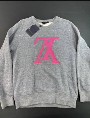 Louis Vuitton Upside Down LV Sudadera Cuello Redondo Gris Rosa Logo Para Hombres Grande NUEVO Foto 1 de 4