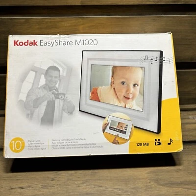 Kodak EasyShare M1020 10" Digital Picture Frame - Image 1 of 4