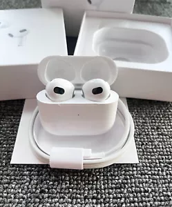 Apple Earphone Pods 4th Generation with Active Noise Cancellation_ White.... - Picture 1 of 7
