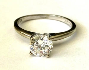 14K Solid White Gold Round Shape Clear Stone Ladies Engagement Ring Size 6 - Picture 1 of 12