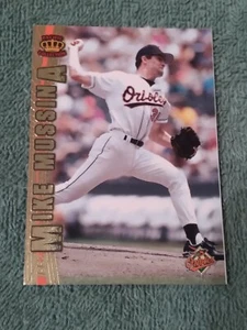 1997 Pacific Crown # 26 Baltimore Orioles Hall of Famer Mike Mussina - Picture 1 of 2