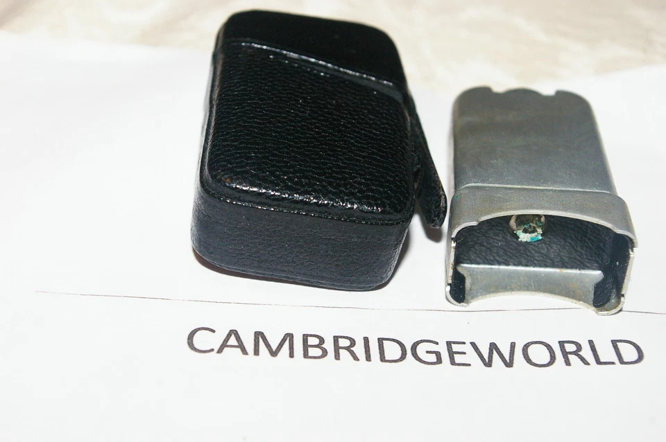 Adaptador CUBO Flash MINOX C4 para CÁMARAS SUBMINIATURA MINOX con FUNDA ORIGINAL Foto 1 de 1