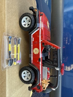 1/18 MAISTO - JEEP - WRANGLER RUBICON OPEN FIRE ENGINE - BRUSH FIRE UNIT 2003 — 第 1/4 张图片