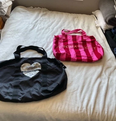 Paquete de bolso VS Victoria's Secret: Londres 2014 lona + bolso de mano a rayas rosa exclusivo Foto 1 de 4