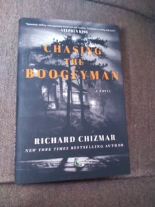 CHASING THE BOOGEYMAN Richard Chizman Orig 2021 SIGNIERT Hardcover Matching Bookmark - Bild 1 von 2