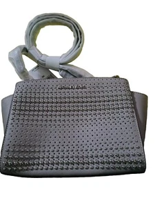 Michael Kors grau silber Selma Nieten mittelgroße Kuriertasche/Geldbörse - Bild 1 von 3