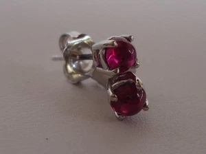 PENDIENTES DE TACHUELAS DE ORO BLANCO 14K CON 0,70 CTS PIEDRA PRECIOSA RUBÍ PALOMA GENUINA - Imagen 1 de 6