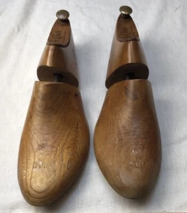 2 City Club Shoes For Men Mens Wood Shoe Forms 1952 Sizes 7C 23F J & 7.5O 28F O - Picture 1 of 17