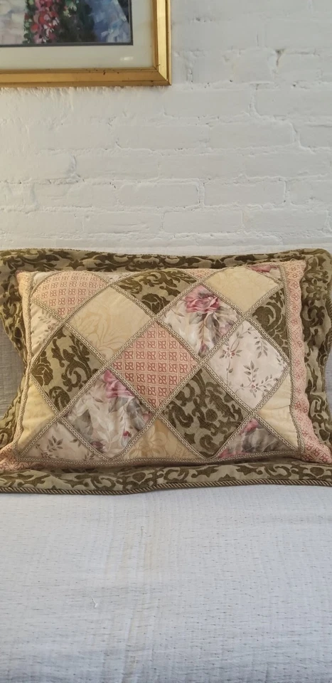 Juego de 2 fundas acolchadas de almohada floral bordada crucícal de lujo atemporal 32 x 26 Foto 1 de 4