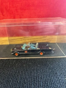 Corgi Batmobile 267 with Batman & Robin - Picture 1 of 6