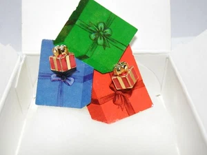 Vintage Avon Holiday Package Pierced Earrings - Picture 1 of 1