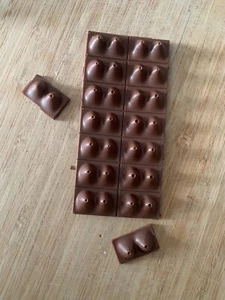 Chocolate Boob Bar x2 - Rude / Funny / Hen do / Stag do Chocolate & Sweet Treat - Picture 1 of 6
