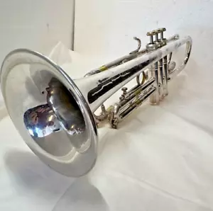 Bach TR200S Silver Bb Trumpet 369340; 1992/1993 - Picture 1 of 18