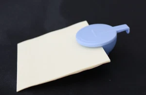 Tupperware Forget Me Not Magnet Blue Holds Picture or Note Paper Rare New - Picture 1 of 5