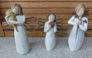 25-772 3 1999 Willow Tree Demdaco Figurines Angel of Friendship Holding heart - Picture 1 of 7