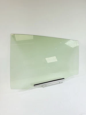 Toyota Prius Prime 2017-2022 puerta trasera izquierda lado del conductor ventana vidrio OEM Foto 1 de 4