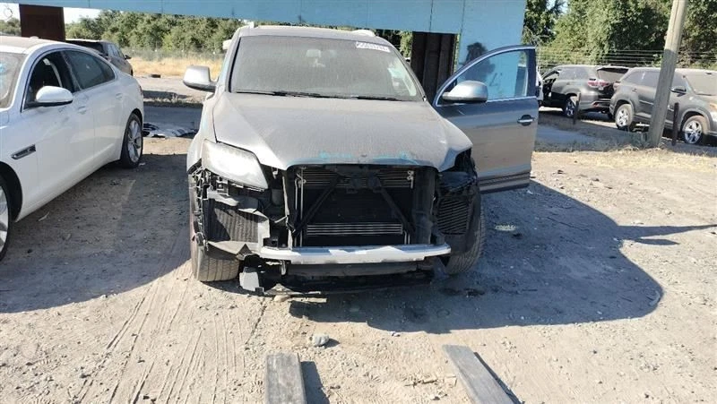 REPOSACABEZAS TRASERO IZQUIERDO NEGRO 4L0883901B1C3 2013 AUDI Q7 AUDI Foto 1 de 4