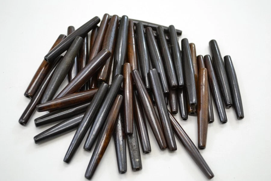 100 PIEZAS COLGANTES GARGANTILLA PIPA PELO HUESO BRONCEADO CHOCOLATE CUENTAS 2" Foto 1 de 1