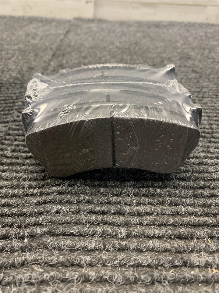 Juego de pastillas de freno de disco delanteras Pronto PCD668 para vehículos enumerados en la tabla a continuación Foto 1 de 4