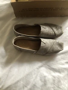 Grey Classic Drizzle Foil Peace Sign Toms - Picture 1 of 8