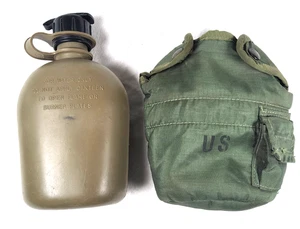 Vintage 1983 U.S. Army 32oz Plastic Canteen w/ Insulated Sleeve and Belt Clips - Picture 1 of 5