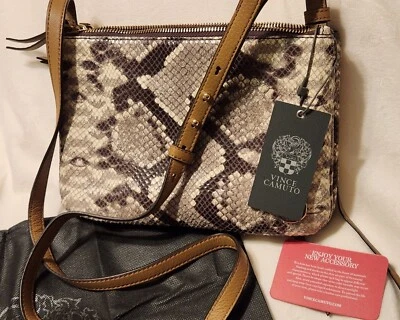 NUEVO CON ETIQUETAS VINCE CAMUTO Bandolera Cuero Pitón Piel de Serpiente Patrón con Bolsa para el Polvo  Foto 1 de 4