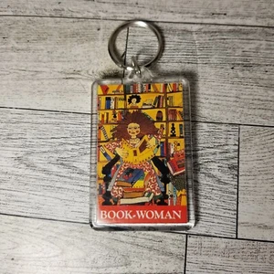 Libro Mujer Libro de Lectura Llavero Anillo Tono Plateado Artístico Ilustrado Gusano de Libro  - Imagen 1 de 4