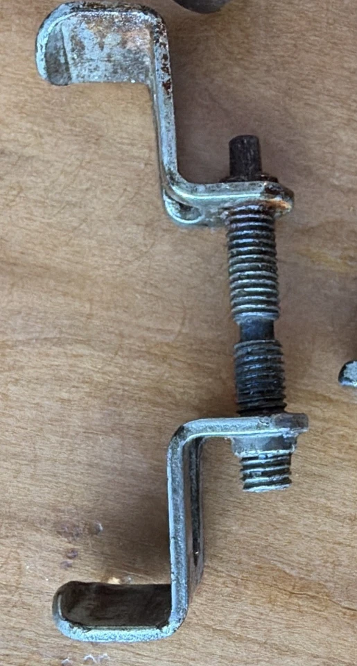 4 винтажных ограничителя глубины шнекового сверла Stanley — чугунные и зажимные - Изображение 1 из 4