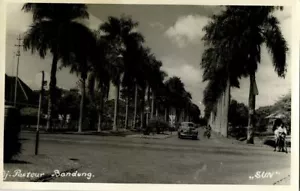 Postal SUN RPPC Indonesia, JAVA BANDUNG, Jalan Pasteur, coche (década de 1940) - Imagen 1 de 2