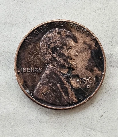 vintage / penny ‘1961 MINT D’/ Circulated / ‘L edge error!” Cover