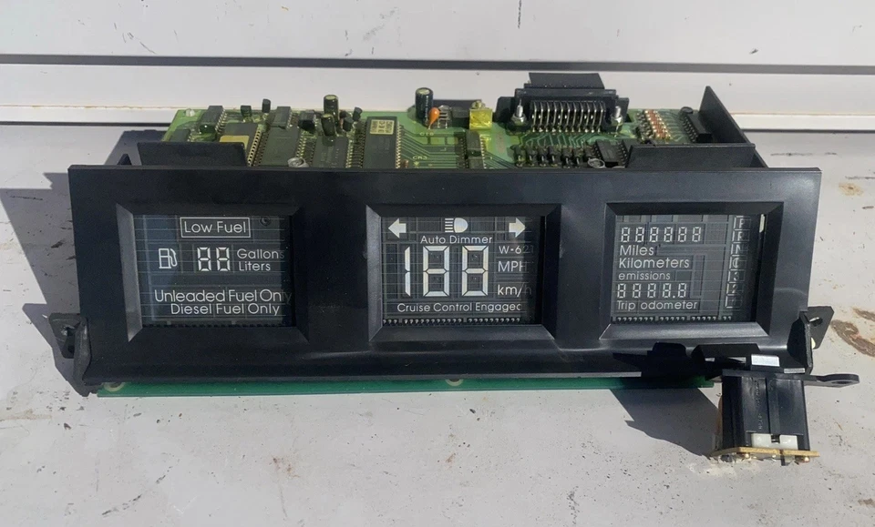 Cuadro de instrumentos digital Cadillac Seville Eldorado 1988-1990 4,5 L 25-265316-1 Foto 1 de 4