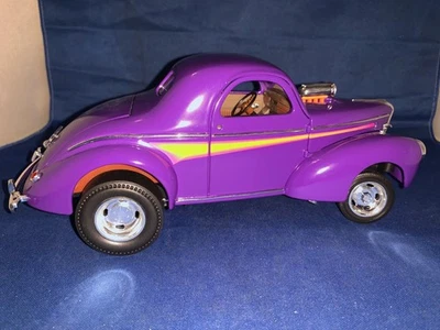 COCHE DIECAST 1941 CUPÉ DE COMPETICIÓN WILLY'S ESCALA 1:18 EDICIÓN DE LUJO SIN CAJA Foto 1 de 4