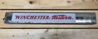 vintage Winchester Western munitions de chasse publicité panneau lumineux grotte homme