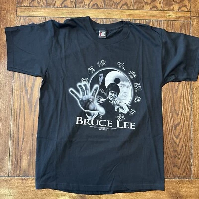 Camiseta De Colección Bruce Lee Para Hombres XL Postura de Lucha Artes Marciales Etiqueta Gigante Negra Foto 1 de 4