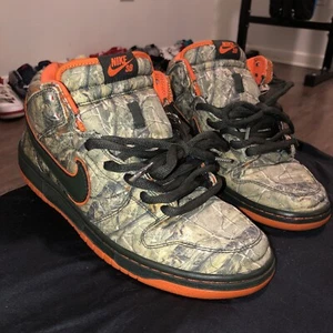 Size 9 - Nike SB Dunk Mid Premium Real Tree Camo - Picture 1 of 7