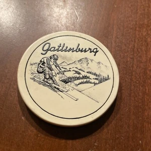 GATLINBURG SKI RESORT DOWN HILL SKIING CROSS COUNTY SKIING FRIDGE MAGNET - Picture 1 of 2