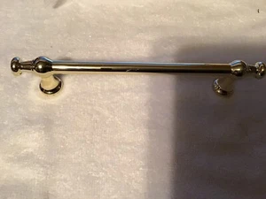 cabinet hardware - Picture 1 of 3