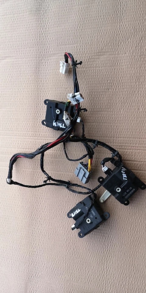 Juego de 3 actuadores de motor de aleta de aire tablero Nissan X Trail T31 2008 y telar de cableado Foto 1 de 4