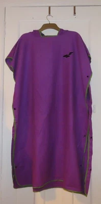 Fit-Flip Beach & Travel Hooded Poncho with pouch Unisex Size L/XL microfibre NEW - Image 1 of 4