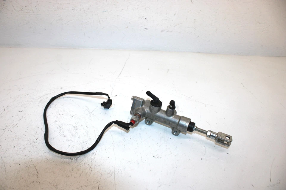 Cilindro maestro de freno trasero 14 Can-am Outlander Max 400 Efi OEM 705600255 AB6.1 Foto 1 de 4