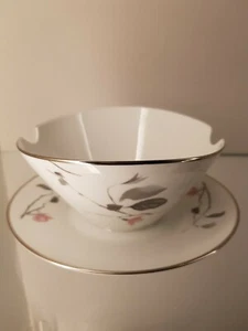 Rosenthal Form 2000 Japanischer Blütenzweig Sauciere Silberrand  - Picture 1 of 5