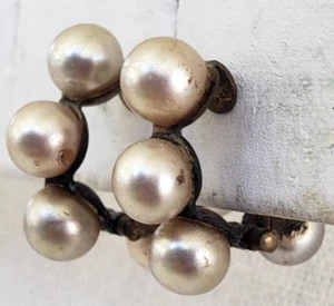 Vintage Deco Faux Pearl Brass Gold Tone Wedding Band Hoop Clip Earrings 13/16" - Picture 1 of 9