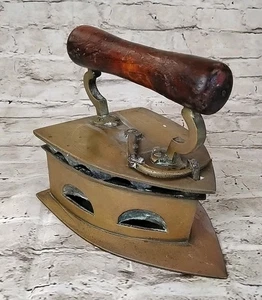 7" Vintage Coal Cast Iron with Wooden Handle Antique Iron with Coal Compartment. - Picture 1 of 6