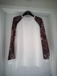 Weißes Damentop mit Animalprint Ärmeln, Größe 8-10, brandneu - Bild 1 von 4