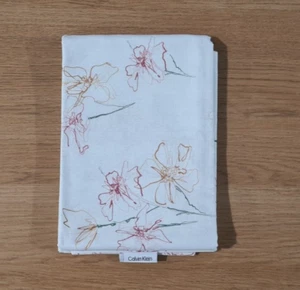 Two Calvin Klein Desert Wild Flower Pillowcases 100% Cotton, 50cm x 75cm 🆕 NEW - Picture 1 of 4