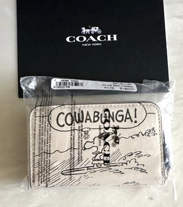 NUEVO CON ETIQUETAS COACH X PEANUTS EDICIÓN LIM SNOOPY PERIÓDICO IMPRESIÓN TIZA CUERO CCB18 - Imagen 1 de 10