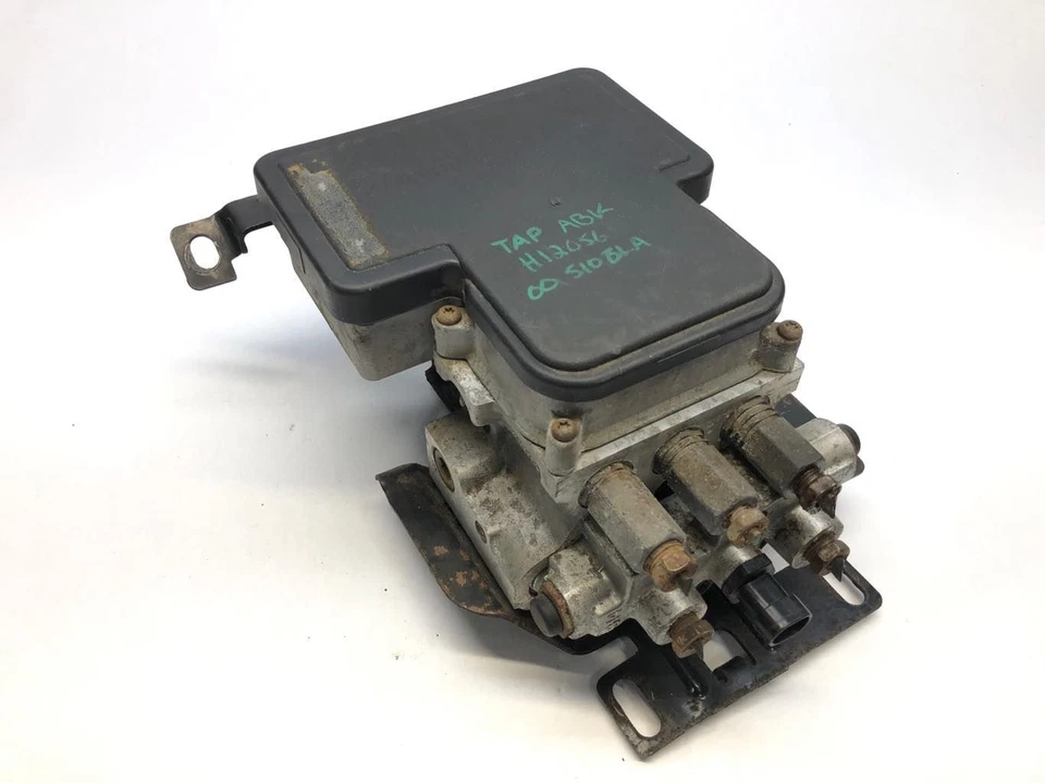 2000 Chevrolet S10 Blazer Envoy Anti-Lock Brake Pump/Module Assembly 12765501 - Image 1 of 4
